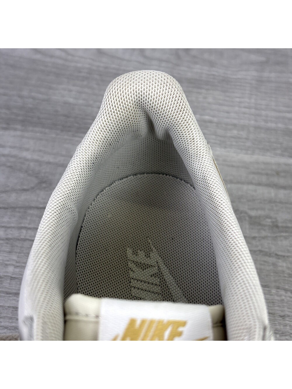 Nike Classic Cortez Leather Light Bone Metallic Gold 807471-011 Women's 10.5 - Picture 9 of 11